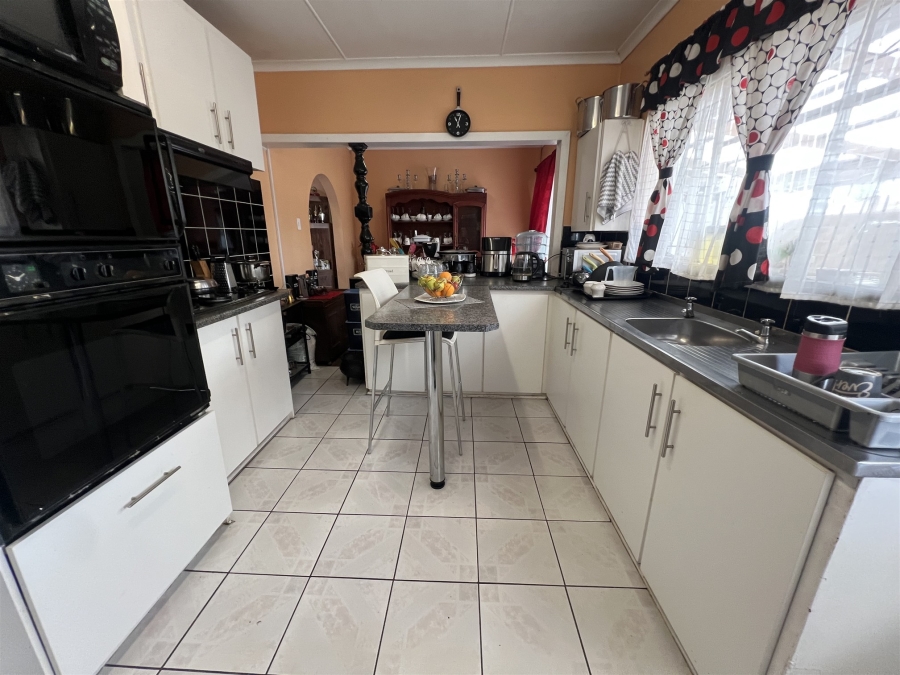 4 Bedroom Property for Sale in Amalinda North Eastern Cape